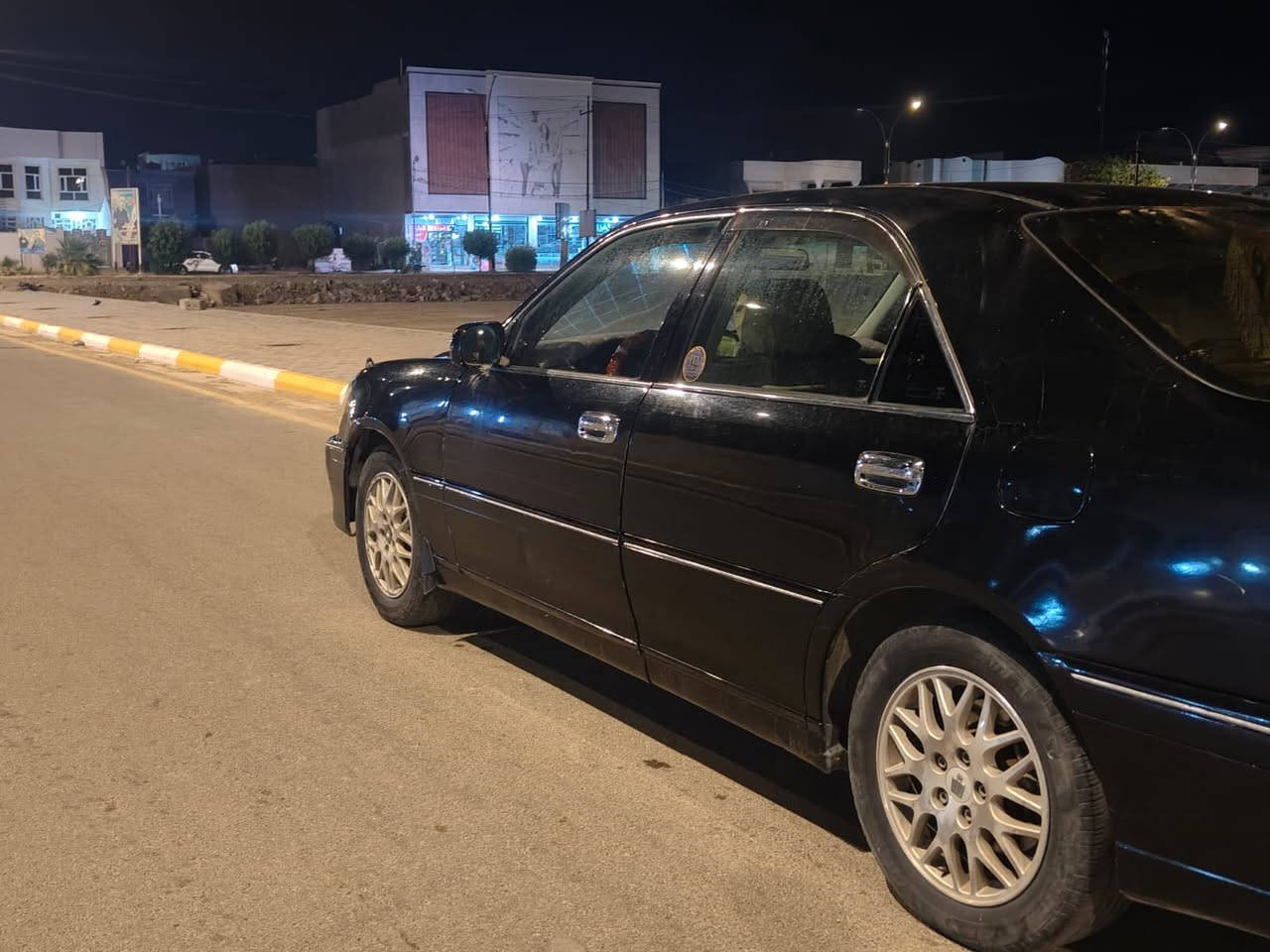 السلام عليكم
مروان ملكه موديل 2002 كصه جنطه جاهزه اداوات 

السعر 40 وبيه مجال بسيط للاتصال ***********
