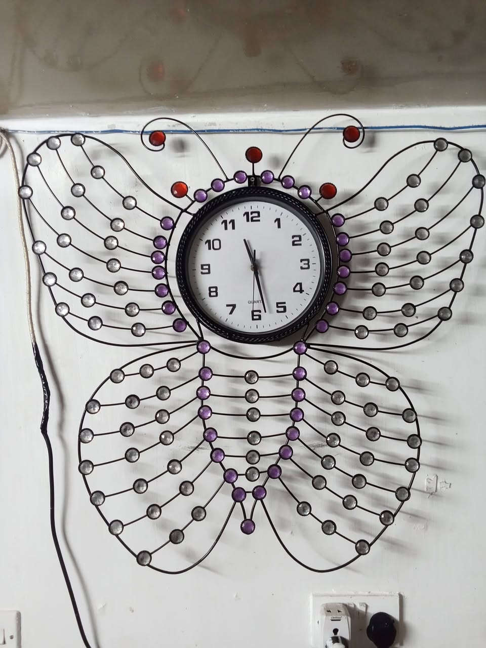 هذني للبيع مكاني بغداد زيونة هاتف ***********
