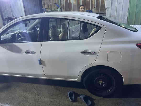 نيسان سني موديل ٢٤ رقم أربيل ماشيه ٥٤ سياره جديده ونظيفه مابيها قطره صبغ مصريه 
السعر ١٢٦ وبيها مجال متواجد فقط وات ساب 
***********
