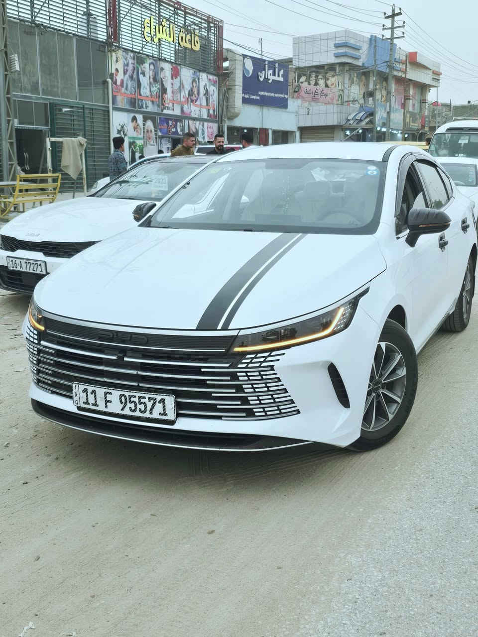 BYD دستروير 
مواصفاتها معروفه ..ماشيه ١٣ الف الكلي .. بيها بارد بسيط ... السعر ١٩ مليون 
مكاني الديوانية 
***********
