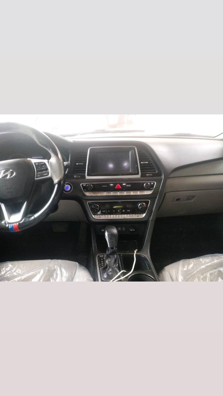 للبيع سوناتا 2019 امريكي رقم بغداد سنويه مجدده لل 2028 محرك 2400 مامفتوح ماشيه 95 فول مواصفات عدا الفتحه السياره كله ليبل واحد بدون تبديل وبدون دواخل وصور الحادث مرفقه بالمنشور السياره جديده مكينه كير حداديه جدد تخم تاير جديد تبريد ثلج 
السعر 122 وبيه مجال 
للاتصال ***********
***********
المكان بابل الحله
