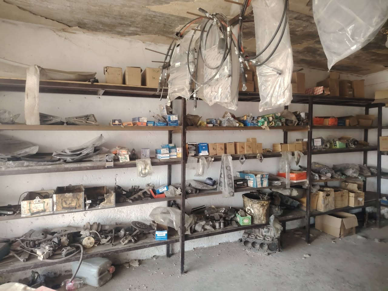 السلام عليكم يوجد محل مواد حتياطيه في قضاء العلم الحي الصناعي القديم المحل بي خير من الله غراض مليان غراض يريد جرد يريد گوتره 
رقم الهاتف. *********** صباح
