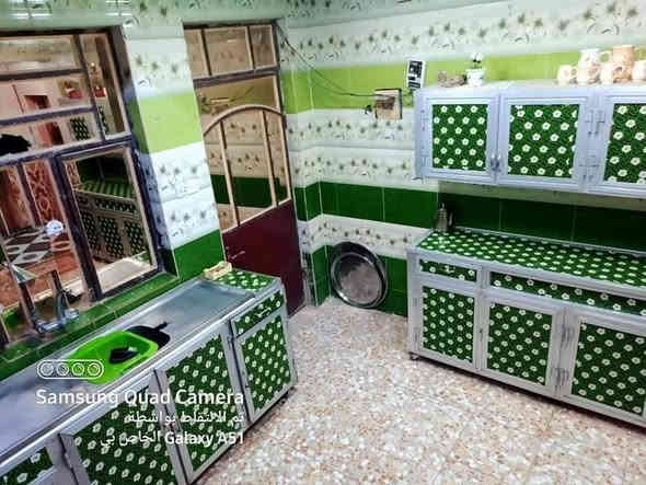 سلام عليكم دار في الحسينية  110. متر مربع ركن واقع حال 120. متر كامل خدمات. ملك صرف خدمات مسقط غرفتين نوم ومطبخ واستقبال كبيره. السعر 55. للاستفسار ***********
