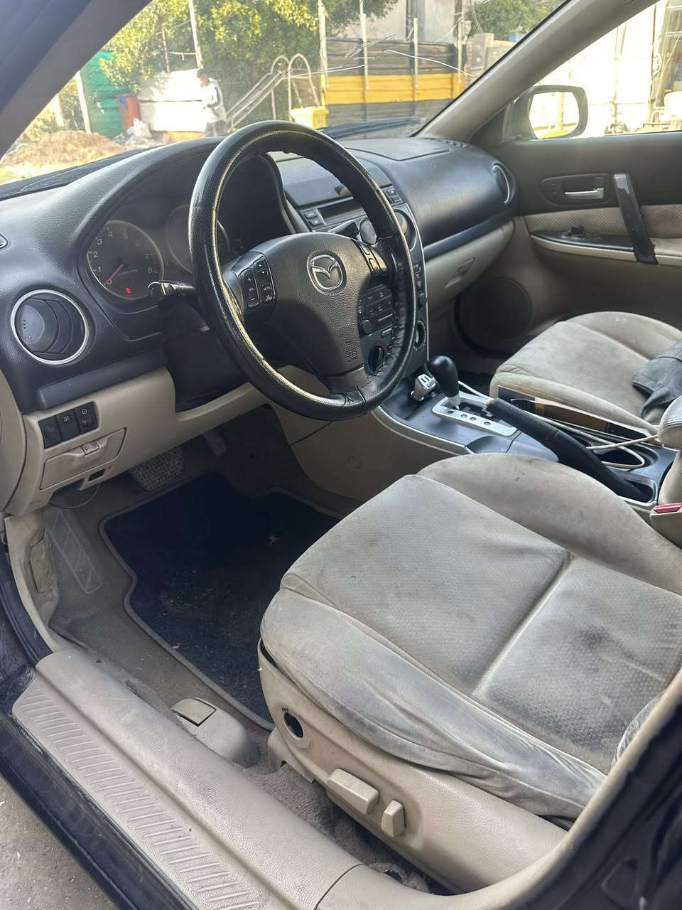 مازدة زوم 6 2008
كير ومحرك كلش نظيفات 
تبريد شغال ثلج 🧊 تايرات نظيفة باتري جديد 
السيارة بيها قطعتين صبغ وربع البنيد الباقي كلها بلادية حادثها خشم البنيد وشوية من الجاملغ عكس السايق بدون دواخل 
كهربائيات كلها شغالة 
كشن كهرباء تحكم ستيرن ماشية١٩٠
ملاحظة السيارة يحتاجلها ترتيبات مثل درايم شفت بوربرن رولة تعديلات بصدر 
بسمي رقم دولي 
السعر 58
مكاني بغداد حي الجامعة 
***********
