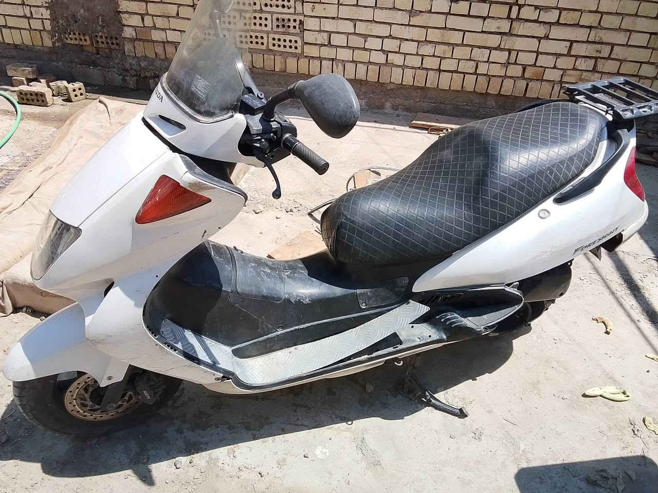 السلام عليكم
دراجة هوندى 140 للبيع 

السعر 300 وبيها مجال 

مكانها بغداد الامين 

الاستفسار اتصل ***********
