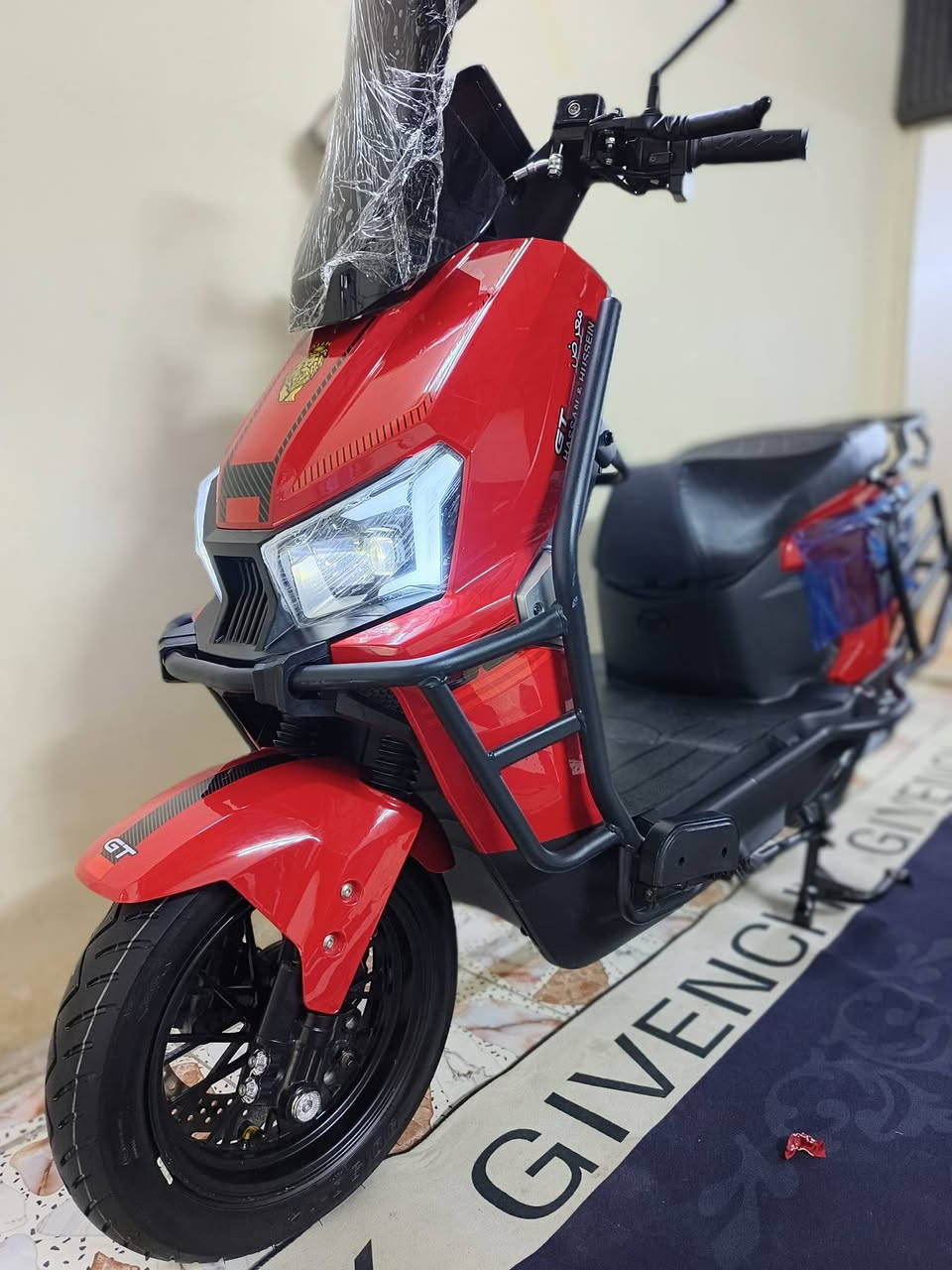 السلام عليكم ورحمة الله وبركاتة...
دراجة كهربائية نوع الصاعقة موديل 2026الشكل الجديد بعدهة زيرو ممستخدمة

بطارية ليثيوم فوسفات الحديد

ملف 2000W

72V

4تحويلات سرع

السرعة 100

نظام البكRالرجوع الى الخلف

نظام البارك P

 مانع انزلاق

صعود منحدرات

CROSS مثبت السرعة

تشغيل بصمة + تحكم عن طريق الموبايل+كارتNFC +سويج طوارى+جهاز الانذار وقفل الامان

شاشة TVT  تاب نظام تحديد الأعطال والاعدادات والتنبيه

بريك امامي خلفي دسك هيدروليك نظام Abs

تايرات حجم 90/90/12 العالي جلاتيين

لايت عالي ناصي زنون... رماش... سكن لايت لد مسطرة... دبل اشارة... سطاب لايت لد شمعة... اشاير يمين يسار... هورن

Mb3بلوتوث

شاحن ذكي فصل تلقائي عند امتلاء البطارية بلشحن وتدعم الشحن السريع

منفذ شحنUsb

كشن سياحي طبي

السعر مليون و250ألف وبيهة مجال للشراي

العنوان العطيفية قرب جامع براثا

رقمي ***********
