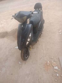 دراجه رص سازوكي دراجه نضيفه شغاله كله كهربائيات كلشي شغال بيها بس شويه...