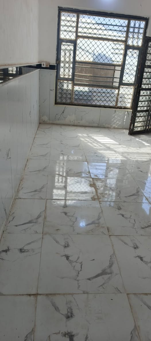 السلام عليكم
#دارللبيع
مساحته 150م
طولااني 
سند25/طابو زراعي 
حي العسكري/دوانم لاازم وره مدرست حشد 
قاطين قا ط ثاني بي غرفه 
قاط جوه 
ساحه 
صحيات 
دوانيه 
مطبخ حراري 
حمام 
غرفتين 
كبار 
ترك 
. 
السعر 105وبي مجال 
متواجد خاص او وتساب 
***********
