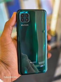 هواوي نوفا 7i للبيع كامل مع الكارتونه شاحنه إصليات ملات الجهاز لا مصلح...