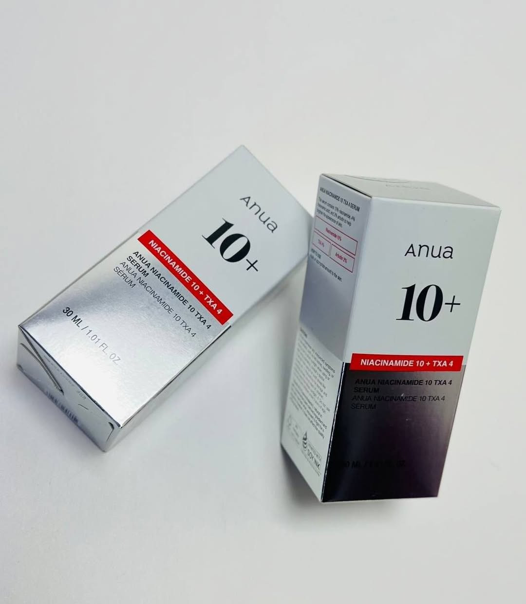 Anua Niacinamide 10% + TXA 4% Serum ❤️ 🥰
سيروم النياسيناميد الكوري مصمم خصيصاً لعلاج التصبغات والبقع الداكنة.يحتوي على تركيبة قوية من 10% نياسيناميد لتنظيم الدهون وتفتيح البشرة، و4% حمض الترانيكساميك لتقليل آثار حب الشباب والبقع الداكنة.قوامه مائي وخفيف الوزن، مما يجعله سريع الامتصاص وسهل الاستخدام في الروتين اليومي 🫶🏻💓
طريـقـة الاستخدام  :  يوضع على بشرة نظيفة تماماً بعد التونر وبعدة مرطب لحبس الرطوبة بعد ربع ساعة ونهاراً يجب استخدام واقي الشمس.


**إذا كنت صاحب هذا الإعلان وتريد حذفه لأي سبب، رجاءا أرسل رسالة إلى الدعم الفني**