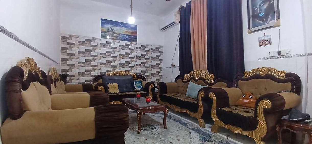 اللهم  صل  علـّۓ   محمد  وال  محمد  
السَلٱمٌ عـَلـْيگمّ-ۈرحـْمّـٌة ٱللـّہ ﯙبُرگـّاتہ
يعلن    مكتب   الشريفي للعقار 
عن  وجود   بيت      للبيع   المساحه   100 متر   البيت   ركن     بناء  حديث   
الموقع   حي  المرتضى   قريب   ع  شار ع   العام    البيت   مربع   يتكون   م̷ـــِْن   غرفه  وصاله   ومطبخ   واستقبال   
السعر    53   وقابل   للتفاوض   
اي   استفسار   
***********
***********
***********
