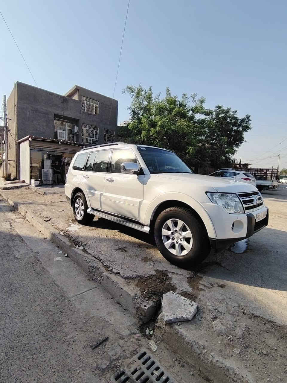 #السلام عليكم من رخصة مدير الكروب المحترم باجيرو 2009 خليجية حبتور مكفولة كفالة عامة سيارة فول مواصفات كامرا حساس خلفي شاشة فتحة دمام كشنات جلد كهرباء 7 راكب مري شفط شاير بلمري تبريد 3 قطع سيارة جديدة جداً ماشية 111 نضافة السيارة %98 تخم تاير جديد صدر جديد امامي خلفي سيارة رقم بغداد دولي بسمي هزة جديدة سيارة احلة من الصور السعر 137 وبيه مجال بصيط مكانهة بغداد حي اور 
الرقم ***********
