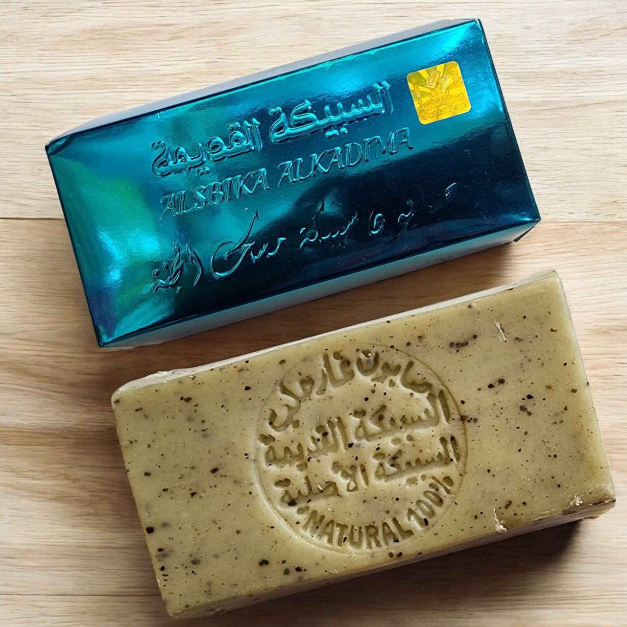 لم نطلق عليها اسم "السبيكة" من فراغ، فهي كنز حقيقي لبشرتك يجمع بين التراث الحلبي العريق وأرقى المكونات الطبيعية.
✨ سبيكة الذهب الأصيلة:
• نقاء لا يضاهى: صابون غار طبيعي 100% مصنع وفق أرقى المعايير الحلبية.
• عناية ملكية: تمنحك نظافة عميقة مع الحفاظ على ترطيب البشرة ونعومتها الفائقة.
• رمز الثقة: مغلفة بعناية لتعكس جودة الصناعة السورية الفاخرة التي تستحقينها.
💎 سبيكة مسك الجنة:
• عبير ساحر: رائحة المسك التي تدوم طويلاً لتمنحك شعوراً بالانتعاش والراحة طوال اليوم.
• مكونات طبيعية: غنية بالزيوت التي تغذي البشرة وتمنحها نضارة طبيعية ملحوظة.
🔍 لماذا السبيكة القديمة؟
• جزء من عائلة تضم 400 عنصر مخصص للعناية والنظافة.
• صنع في سوريا: نلتزم بتقديم الجودة الأصلية التي توارثناها عبر الأجيال.
• اقتصادية ومناسبة: حجم مثالي يجمع بين التوفير والجودة العالية.
🛒 متوفر الآن (جملة ومفرد) لجميع محافظات العراق 🇮🇶
📞 اطلبوا الفخامة الآن عبر الرقم:
***********
#السبيكة_القديمة #سبيكة_الذهب #مسك_الجنة #صنع_في_سوريا #صابون_غار #عناية_بالبشرة #نظافة #بغداد #العراق #تجميل #اكسبلور_العراق
