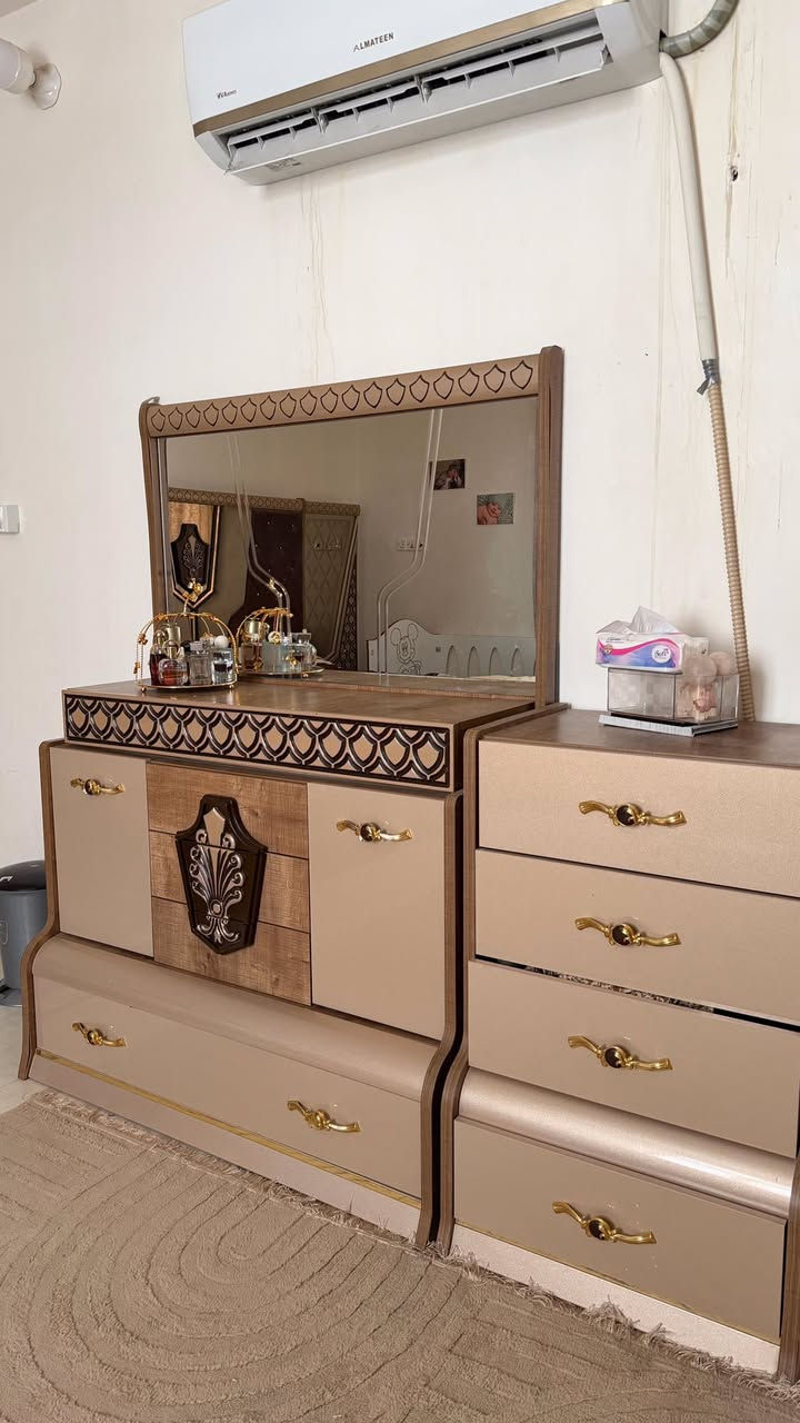 السلام عليكم من رخصه الادمن 
غرفه نوم تركيه مستخدمه نظافه ٨٠٪؜ + ميز طعام  للبيع
التواصل خاص


**إذا كنت صاحب هذا الإعلان وتريد حذفه لأي سبب، رجاءا أرسل رسالة إلى الدعم الفني**