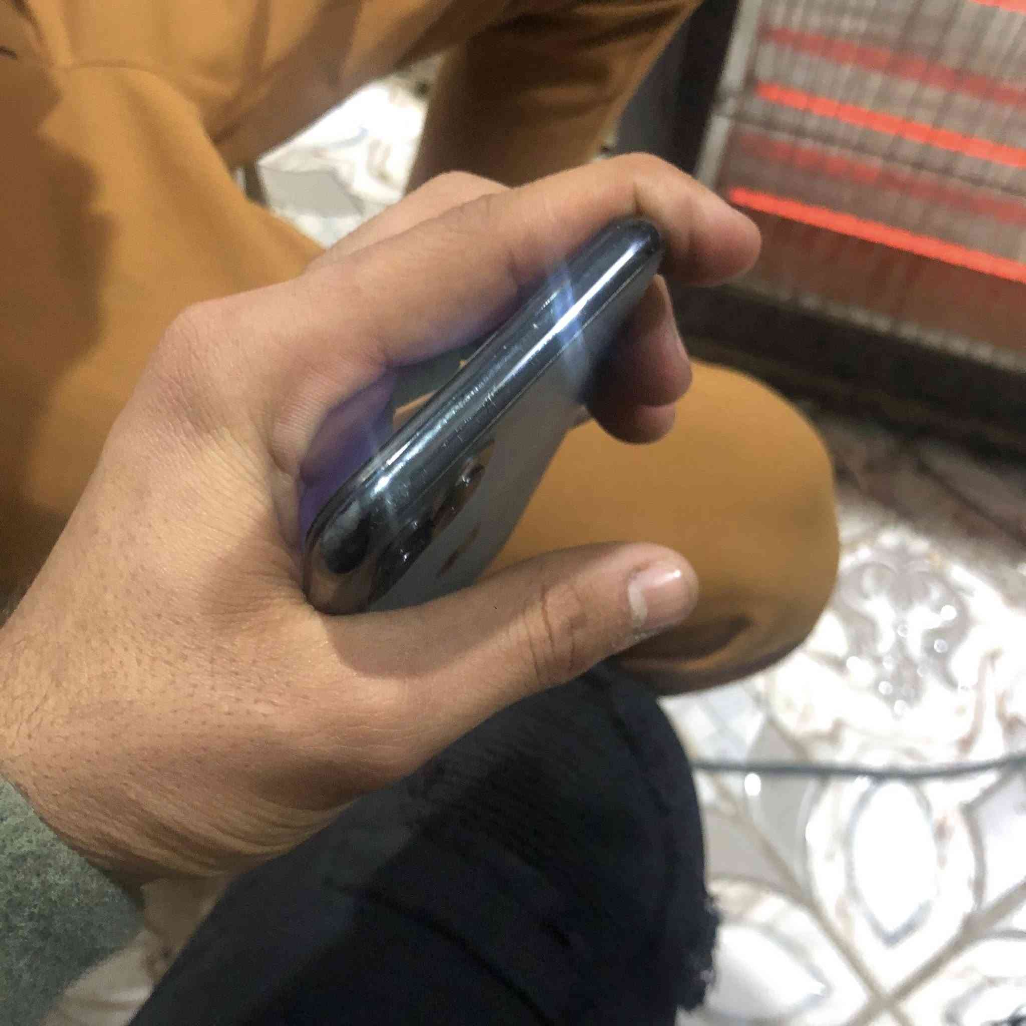 ايفون11برو ماكس ذاكرة64دبل شارحة مبدل شاشة اصلية تفصيخ نضيف مثل ما موضح كدامكم السعر250 
 الرقم***********
شراي اتصل لتعبني
