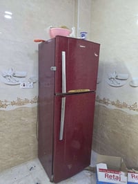 ثلاجة للبيع شغاله للاستفسار اتصال او مراسله واتساب  07818958846