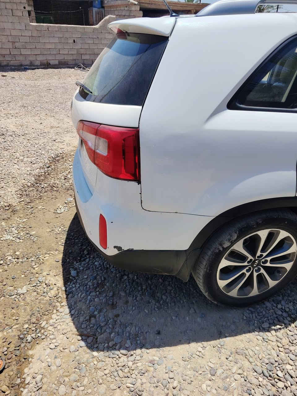 للبيع: كيا سورنتو 2014 بحالة ممتازة 🚗
​الموديل: 2014
​النوع: كيا سورنتو (Kia Sorento)
​المقاعد (الكراسي): كشن كهربائي (تحكم أوتوماتيكي كامل لمقعد السائق لراحة مثالية أثناء القيادة)
تحتوي على ضرر ثلاث اصابع وموضح بالصورة لمزيد من المعلومات التواصل على الرقم: *********** 
للعلم السيارة بأسم صاحبها
السعر: 160
