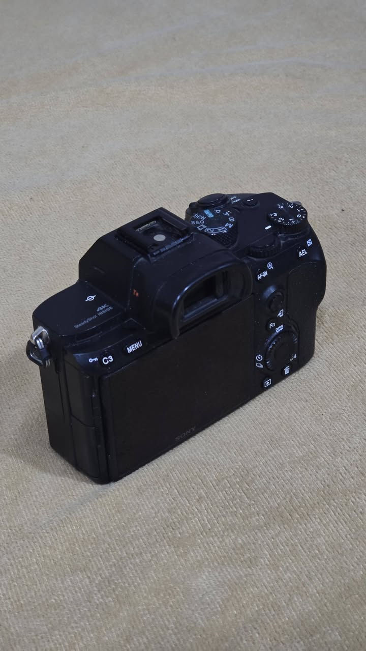 السلام عليكم
Sony a7iii للبيع
شتر 28 الف
كاميرا نظيفة بدون اي مشاكل وغير مصلحة
السعر مليون 350
توصيل متوفر لجميع محافضات العراق


**إذا كنت صاحب هذا الإعلان وتريد حذفه لأي سبب، رجاءا أرسل رسالة إلى الدعم الفني**