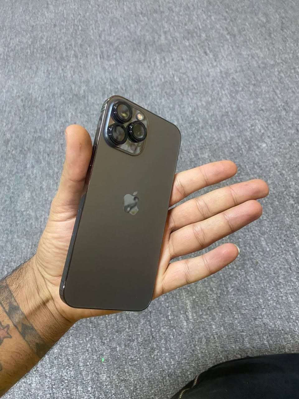 سلام عليكم ايفون13برو ماكس نضافه ميه ذاكره 256كارتونه وشاحنته ويا مكان بصره الزبير ***********
سعره650
