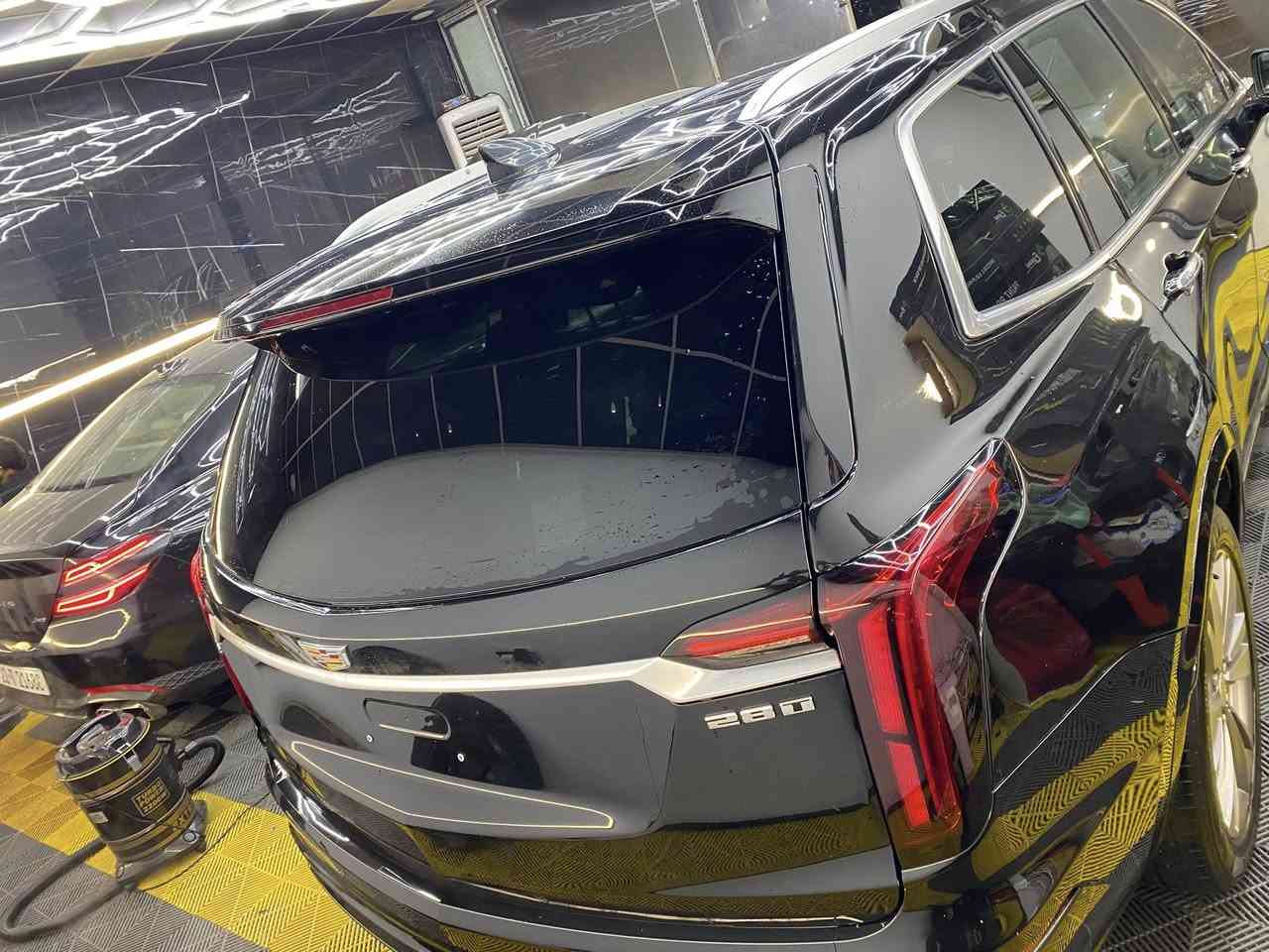 كاديلاك xT6 كتاب شهداء معفي
2023( اعلى فئه ) 6 سلندر فول مواصفات 

ماشية 28  الف ميل

رقم صاحب سيارة ***********

وارد امريكي حادث  خلفي جاملق صبخ + جنطة تبديل

فول رادارات تفاعلي  امامي وخلفي وجانبي 

شاشه لمس اوتو كار بلي ( وايرلس )  

شاشه لمس + ماوس

ستيرن كهرباء + تدفئه

خروج عن المسار

ربط المركبه بنظام wfi تحكم عن بعد

حساسات امامي وخلفي 

سستم صوت (  بوس ) 

شاحن وايرلس

3 قطع تبريد مناخ منفصل 

مقعد السائق خزن ميموري

تدفئه وتبريد بالمقاعد الاماميه 

تدفئه بالمقاعد الخلفيه

المقاعد الخلفيه منفصل vip

ومقاعد الصف الثالث كهرباء فتح واغلاق 

لايت 3 عدسات ترحيب

ترحيب شعار كاديلاك عند اللاقتراب

يدات ابواب نيكل + اناره 

صندوق كهرباء ( فتح واغلاق بالحركه )

السياره جاهزة  وكلشي بيها يشتغل بدون اي نقص بغداد شارع فلسطين 

السعر 260

رقم صاحب سيارة ***********
