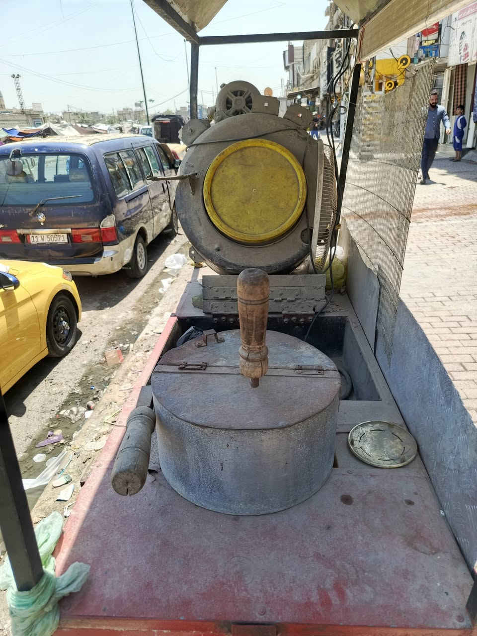 عرابانة حب وشامية شغالة للبيع بسعر مناسب المكان بغداد مدينة الصدر
***********

