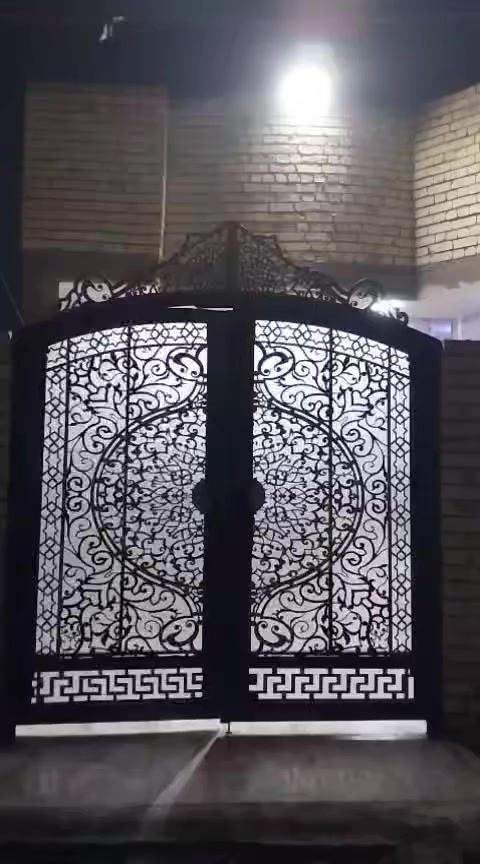 مرحبا بيت للبيع مساحه 200مترفي سبع قصور للاستفسار علةرقم***********
