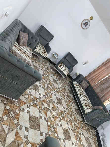 السلام عليكم الدار البيع او مرواس تقاطع السادة حي العبور مساحة 175 زراعي مشمول بالتطويب 
*********** واتساب فقط
