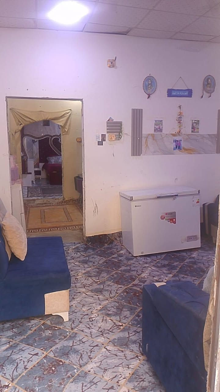 يالله يارزاق 
بيت طابو اسهم للبيع منطقة الثورة بناء بلوك السكف عكادة قرب حسينية محمد مقداد البيت مساحة 70م متكون من غرفه ومطبخ واستقبال وصحيات بي نواقص المطبخ والهول صبابه الغرفه سيراميك الشراي يتصل ع الرقم 0783510826
السعر 45 وبي مجال
واتس شراي


**إذا كنت صاحب هذا الإعلان وتريد حذفه لأي سبب، رجاءا أرسل رسالة إلى الدعم الفني**