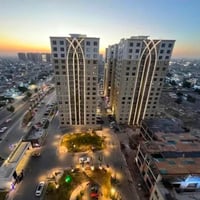 شقة للبيع في مجمع الروان السكني الكائن في حي الحسين خلف كلية الرشيد  📐...