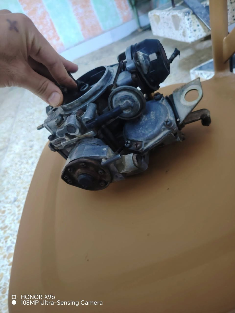 سلام عليكم يتوفر كابيتر نيسان بترول. 4500 نضيف ما بيه نقص ما بيه صراف  رايده 140الف  فقط
هذه رقمي ***********
