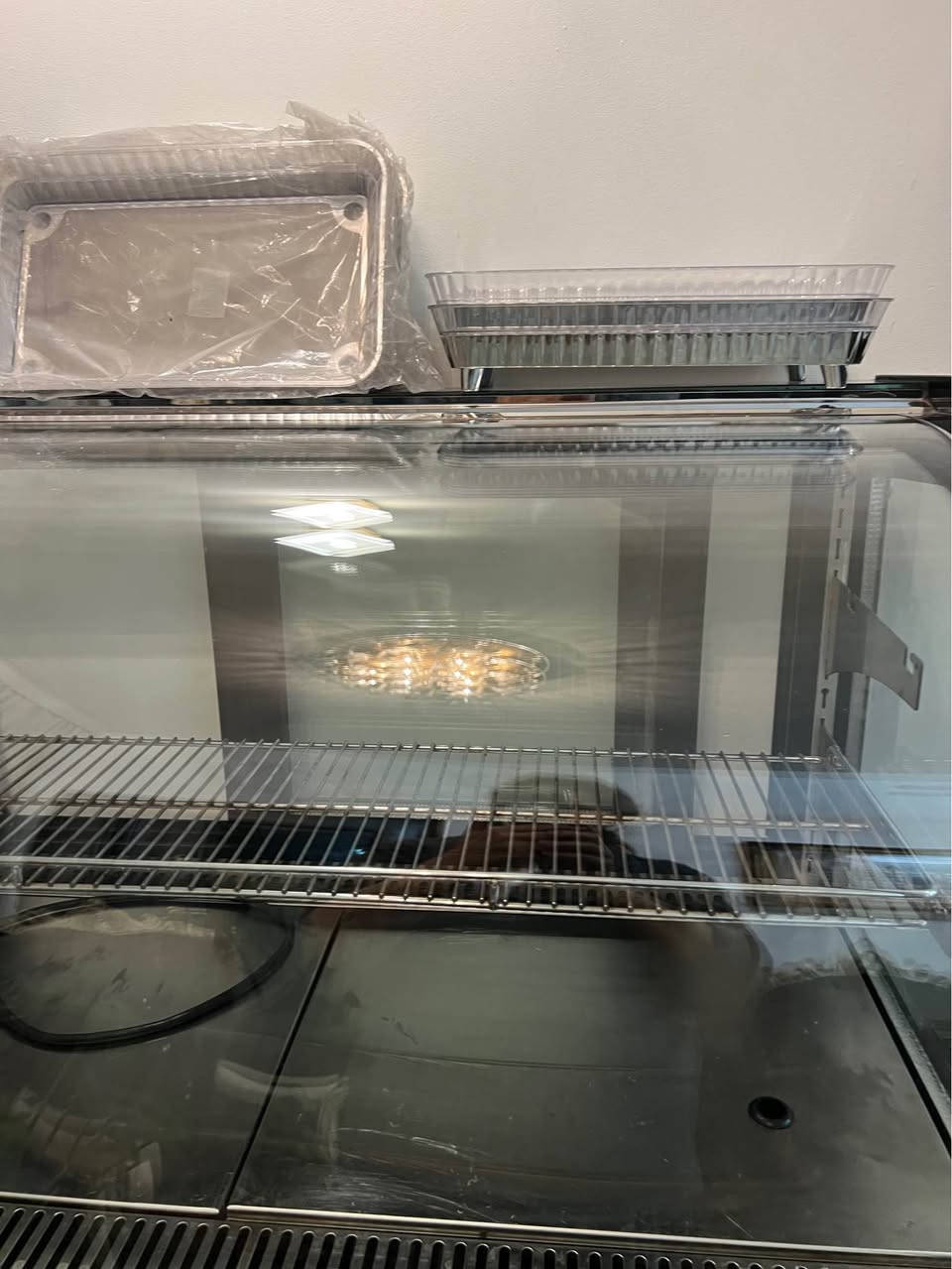 ‎للبيع براد كيك عرض ٩٠ارتفاع ٧٨ مع الميز الخشب مع الستاندات الي يوضع عليها الكيك استعمال بسيط‎ بغداد, العراق


**إذا كنت صاحب هذا الإعلان وتريد حذفه لأي سبب، رجاءا أرسل رسالة إلى الدعم الفني**