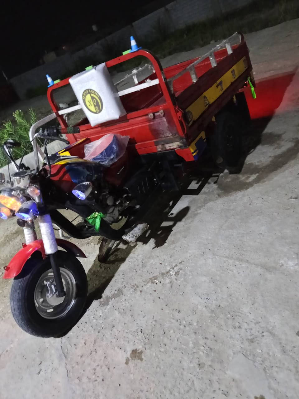 سلام عليكم شباب ستوته للبيع موديل 18 أوراق اصولي كهربائية كله شغاله  الشراي يتصل على رقم أو يتخل خاص ***********
