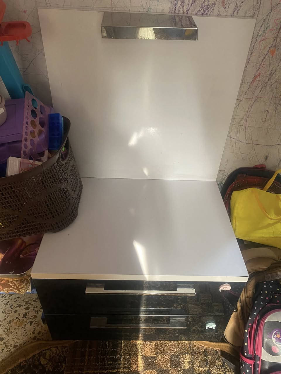 السلام عليكم قيم واخذ 
مجرات ملونه وميز وسماعات ستريو على الفحص وزوليه متر ونص في 2 تقريبا
للاتصال ***********
