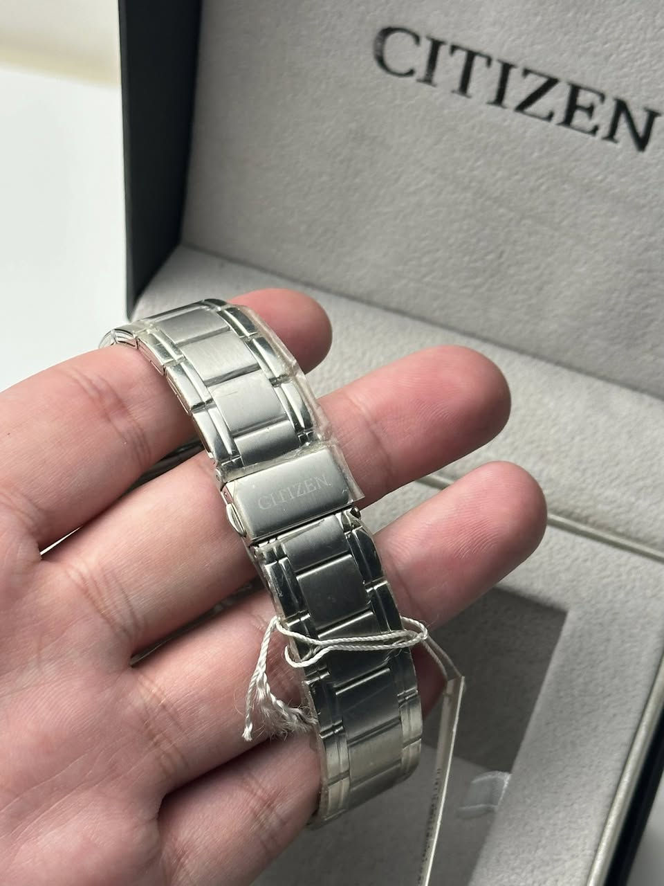 CITIZEN
كرونوغراف
كوارتز يابانية
نافذة لعرض التاريخ وعقارب مضيئة
القطر 43
تحتوي على نظام 24 ساعة
للطلب مراسلتنا على الخاص📩


**إذا كنت صاحب هذا الإعلان وتريد حذفه لأي سبب، رجاءا أرسل رسالة إلى الدعم الفني**