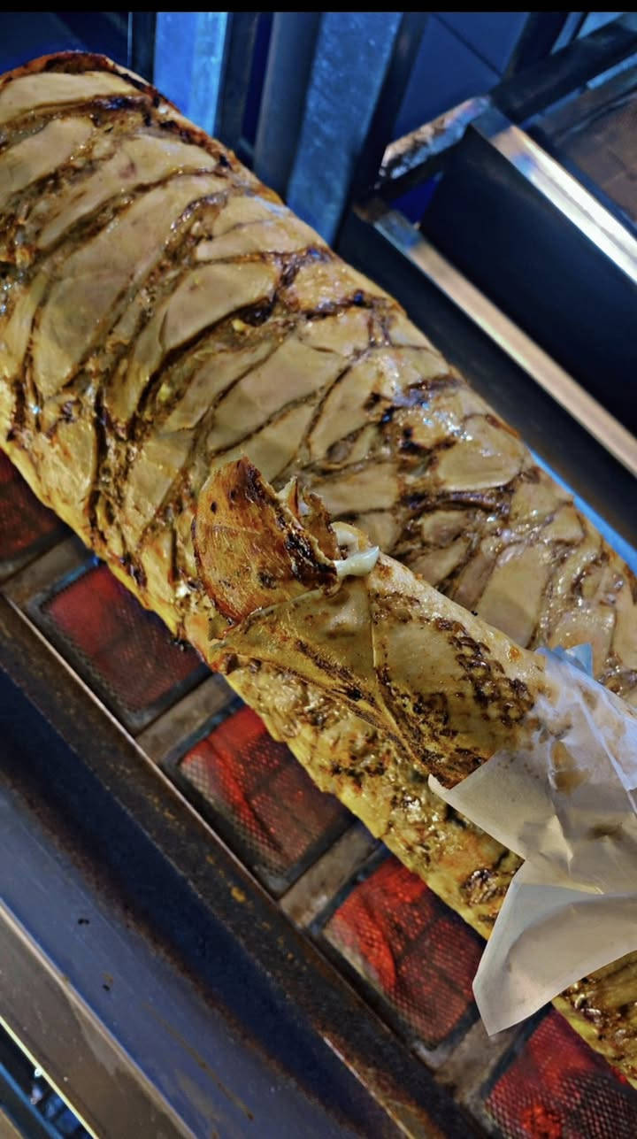 سلام عليكم انا معلم شاورما ،وجاج مشوي ،ومحشي وصلصات طعم وريحه وشكل مميز متفرغ للعمل من سوريا مقيم في بغداد للتواصل (***********)
