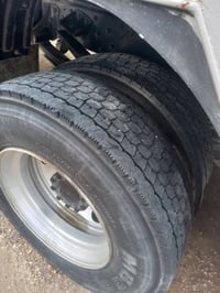 تايرات برجستون ياباني نظيف عدد ٧ مكاني بغداد ٠٧٧٠٦٢٥١٧٦٥