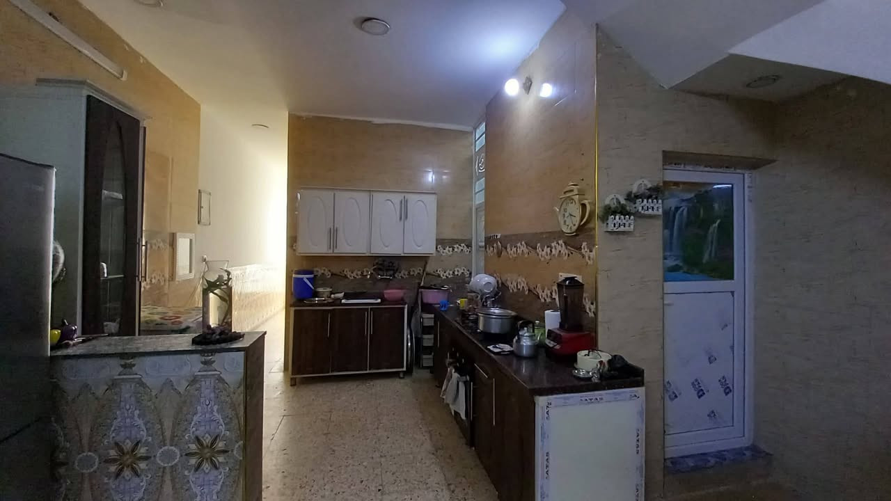 بيت للبيع في رئاسة العبيدي شارع ام البنين زراعي 100 مساحته *********** السعر105
