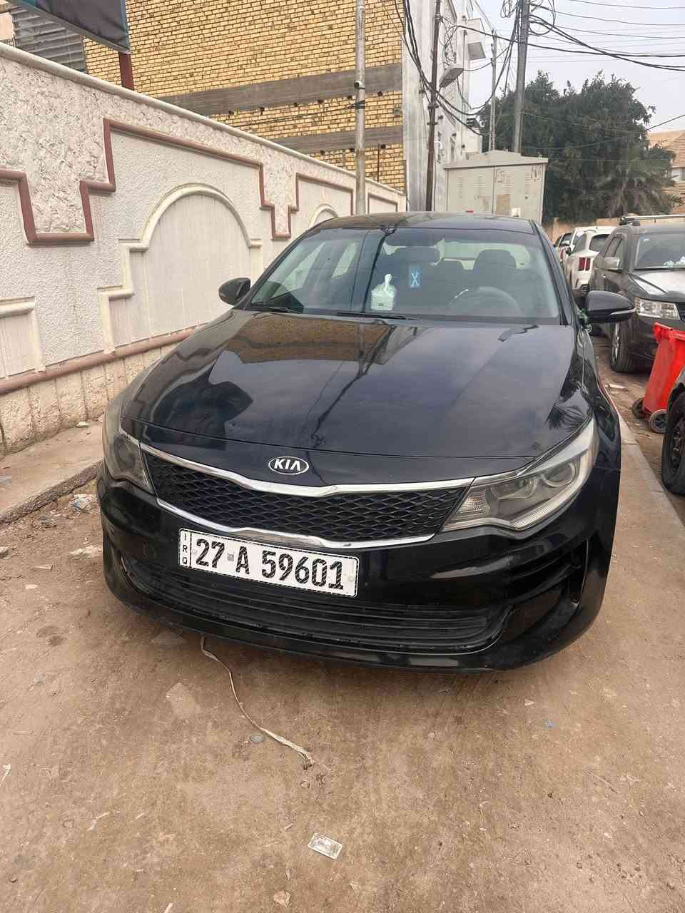 السلام عليكم
كيا اوبتيما موديل 2016 وارد امريكي 
ذي قار بأسمي سنوية ل 2031
سياره نص  فول
مواصفات 
لايت زنون
 أشاير بالمري
ـ تبريد +تدفئه
مانع نزلاق
 مري شفط
 كامرا دواره
تحكمات أستيرن
 ـ كشنات جلد
وبعد بيها هواي مواصفات 
كير مكينه مكفولات محركها 2400
حادثها  جاملغ خلفي. تخريب وليس حادث.  بدون دواخل شرط
سعرها125 وبيها مجال وخادم
التواصل ***********
