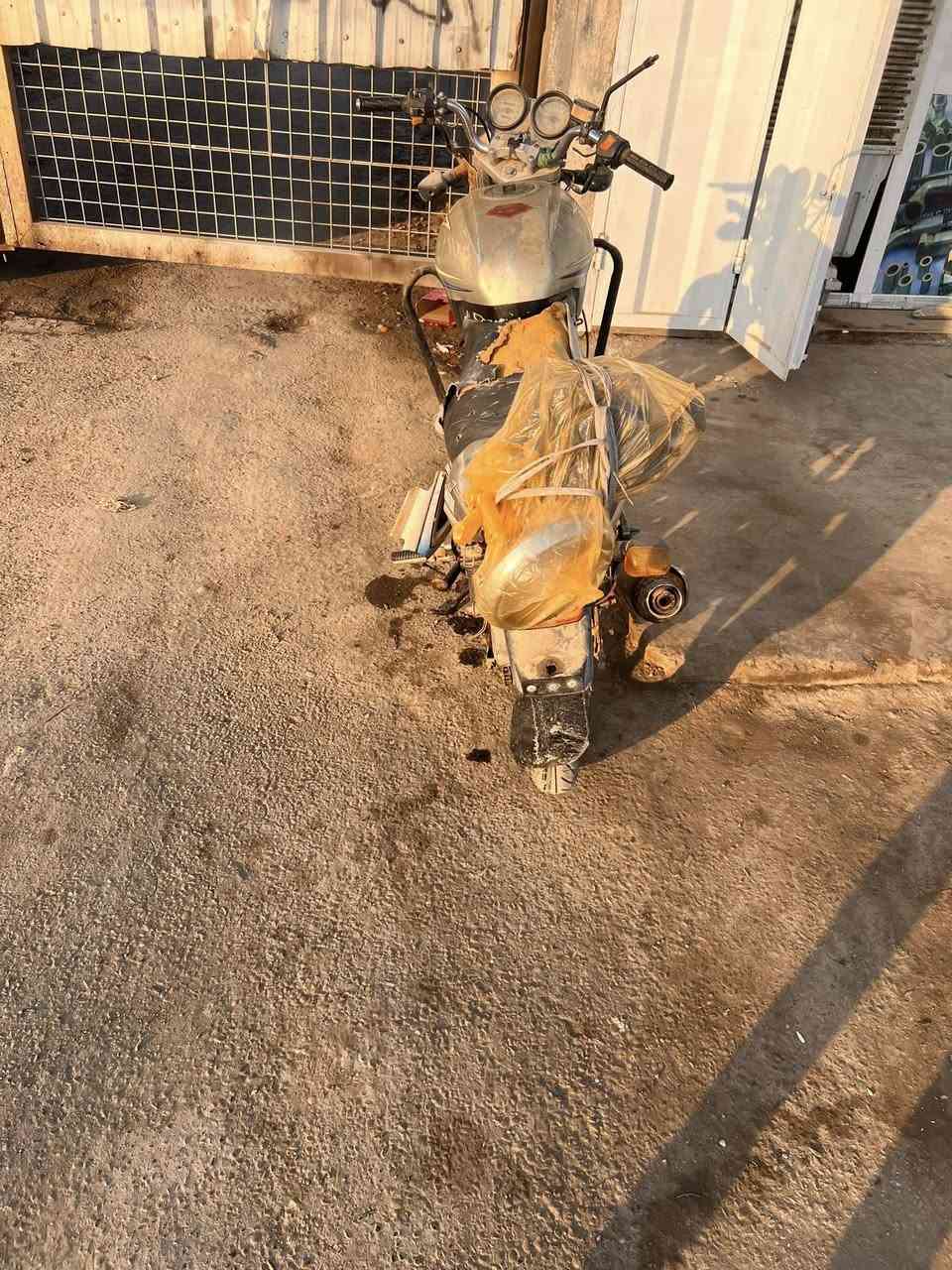 من رخصت صاحب الكروب دراجه للبيع ٥كبر ب ٢٥٠ وبيهه مجال
٠٧٧٠ ٥٧٥ ٦٢١٣
