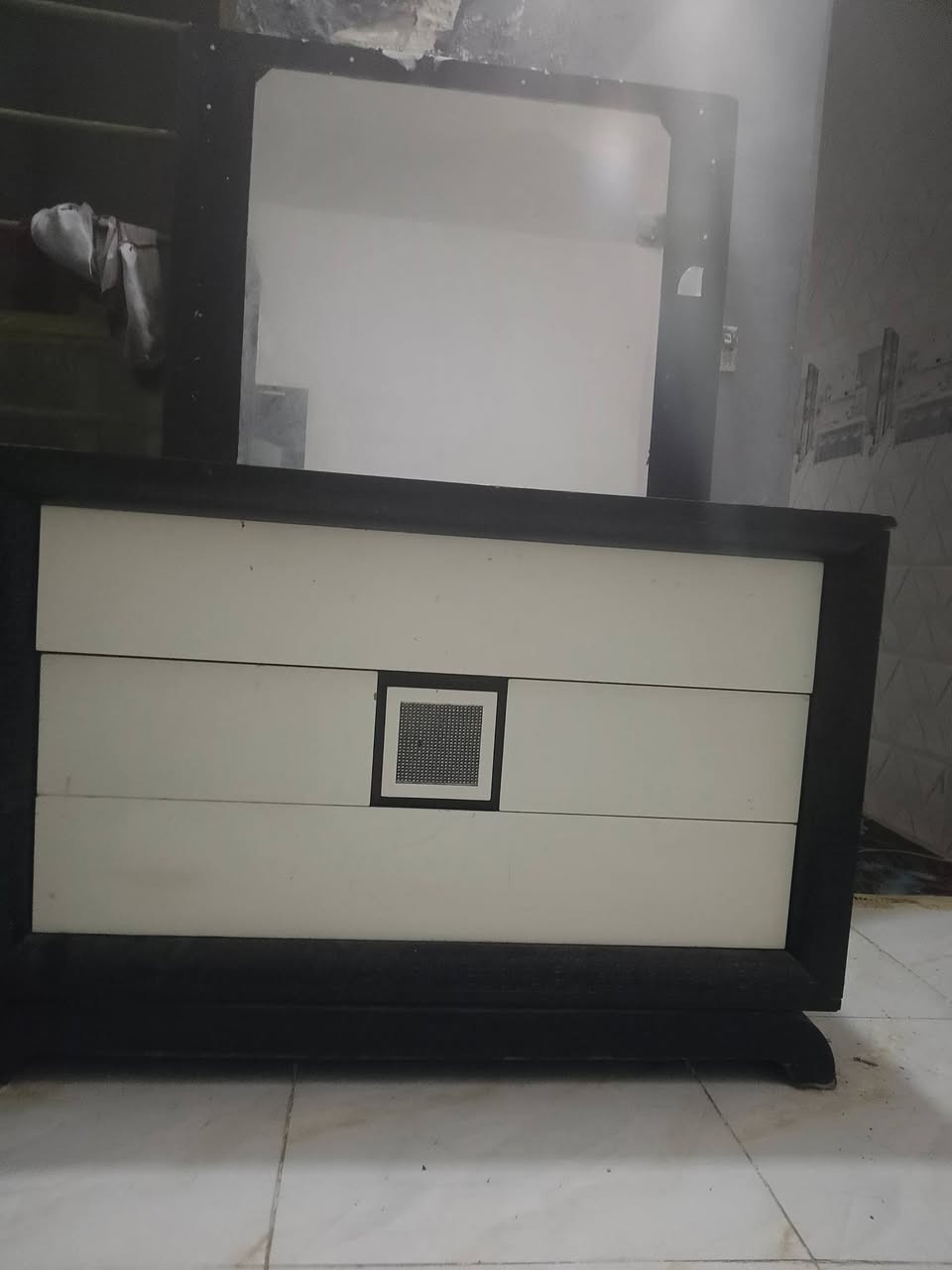 غرفه تركيه ثكيله وتكمه ٨ قطع سعر ٣٥٠ بغداد مدينه صدر ***********
