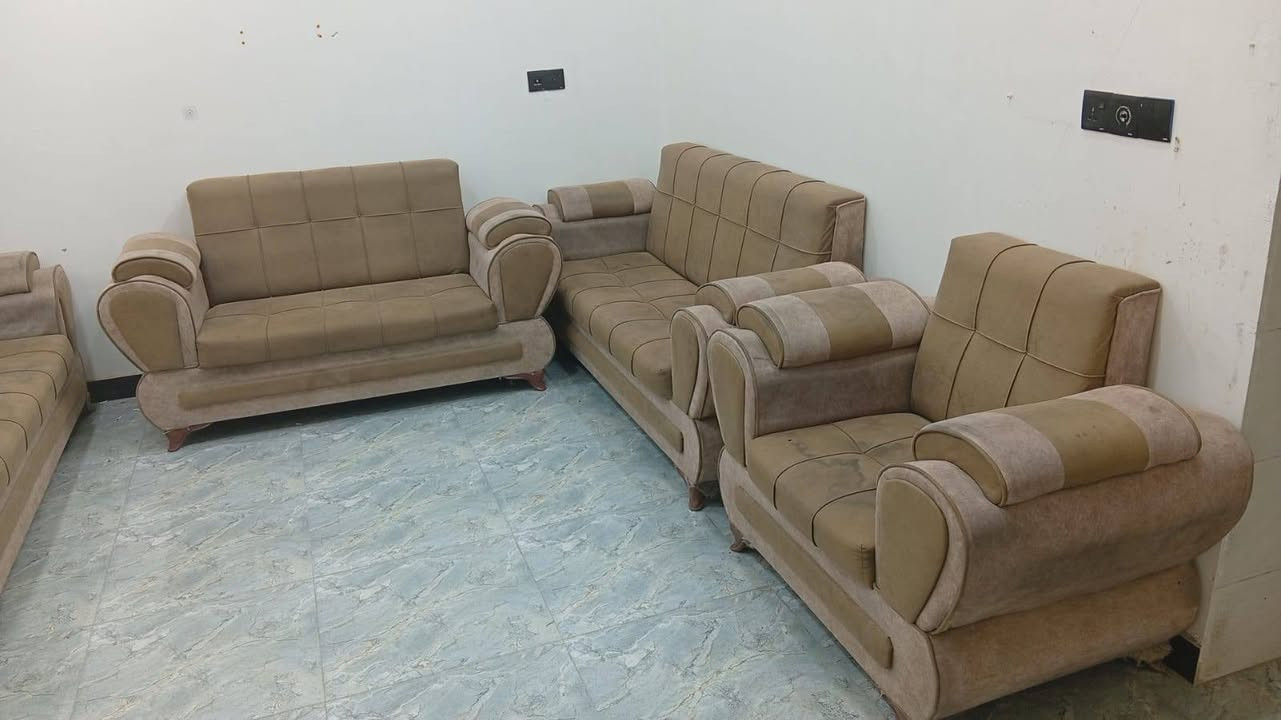 تخم للبيع تخم نضافه 75بل ميه مستعجل على البيعه مالته سعر ١٧٥.الف مستعجل كلش بي مجال بصيط ***********

