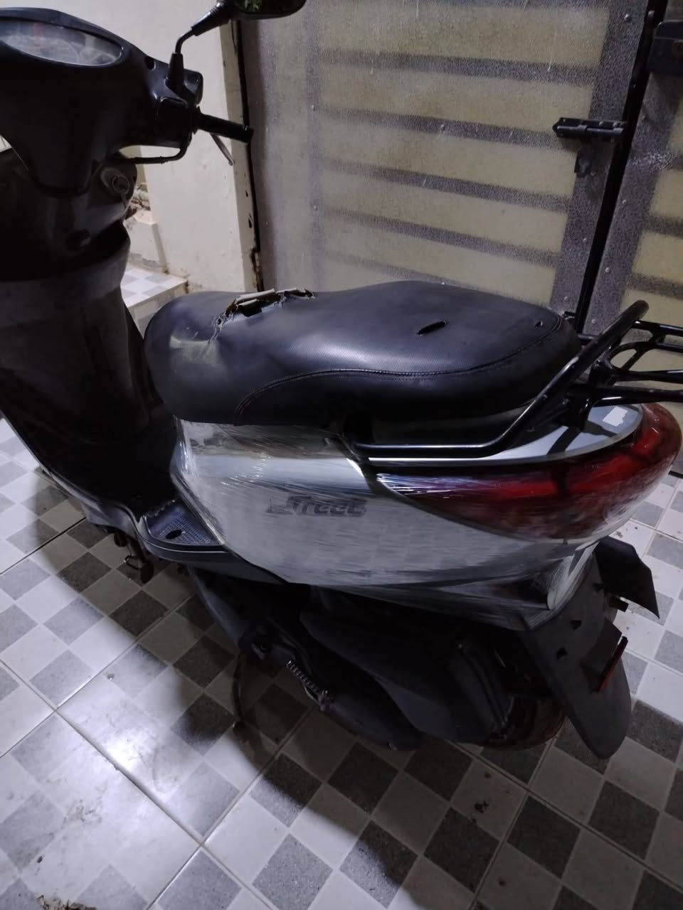 دراجة اگزز ببغاء للبيع الدراجه مچفته تچفيت شركه دراجه نضيفه عوزها بس دگمه مال هورن وگلوب مال إشارة مكان الدراجه الكاظمية الطي الرقم ***********
