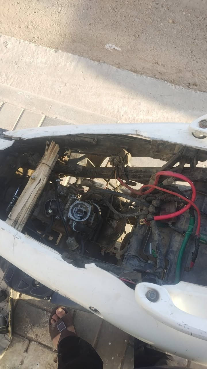 السلام عليكم دراجه للبيع جايينكو محرك 150 بالرمادي يمل ابو الصوفيه شارع 40 سعر 120 اللي يريد يتصل على هذا الرقم ***********
