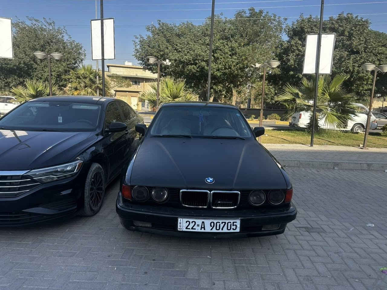 بیئێم بۆ فرۆشتن 735i گێڕ تۆماتیک مۆدێل 1992 گێڕو مەکینەو ئەکسل و تەبرید ساردو گەرم بەشەرت لەشوێن خۆی ئیشەکا ڕەقەم هەولێرە تا 2030 بەناوی خۆمانە  250 دینار غەرامەی تیانیە بەشەرتی تەحویل و بەناو کردن ناو ڕەساسی و فۆرمیکایە کوشین ساردو گەرمە چوار جام کارەبایە تەحدید سورعەیە دەبڵ چەکمەجەیە گێج ئەڵقەیە عەتەر پانە حیزام بۆیاخە لەسەر ساقی چەکوشی پێوەنیە چوار تایەو ویلی لۆکی لەژێرە تەقەو ڕەقە چرکەی تیانیە کامل مەسرفی کراوە 250 مەسرفی تیانیە بەس لە سایەقێکی کەمە سعری 51 مەعمەلەیەکی زۆر کەم شوێن کەلار سەیارەی من نیە تێل بۆ خاوەنی بکەن ***********
