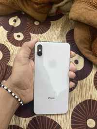 ايفون اكس ماكس جهاز نضافته 98‎%‎ ذاكره 64 بطاريه 80 فيس ايدي شغال سمكا...