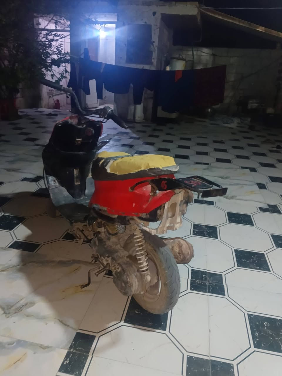 سلام عليكم.
بيجي 9 ازروف  مكينه نضيفه خير من الله دراجه حلوه 
ب 100 بيه. مجال قليل


**إذا كنت صاحب هذا الإعلان وتريد حذفه لأي سبب، رجاءا أرسل رسالة إلى الدعم الفني**