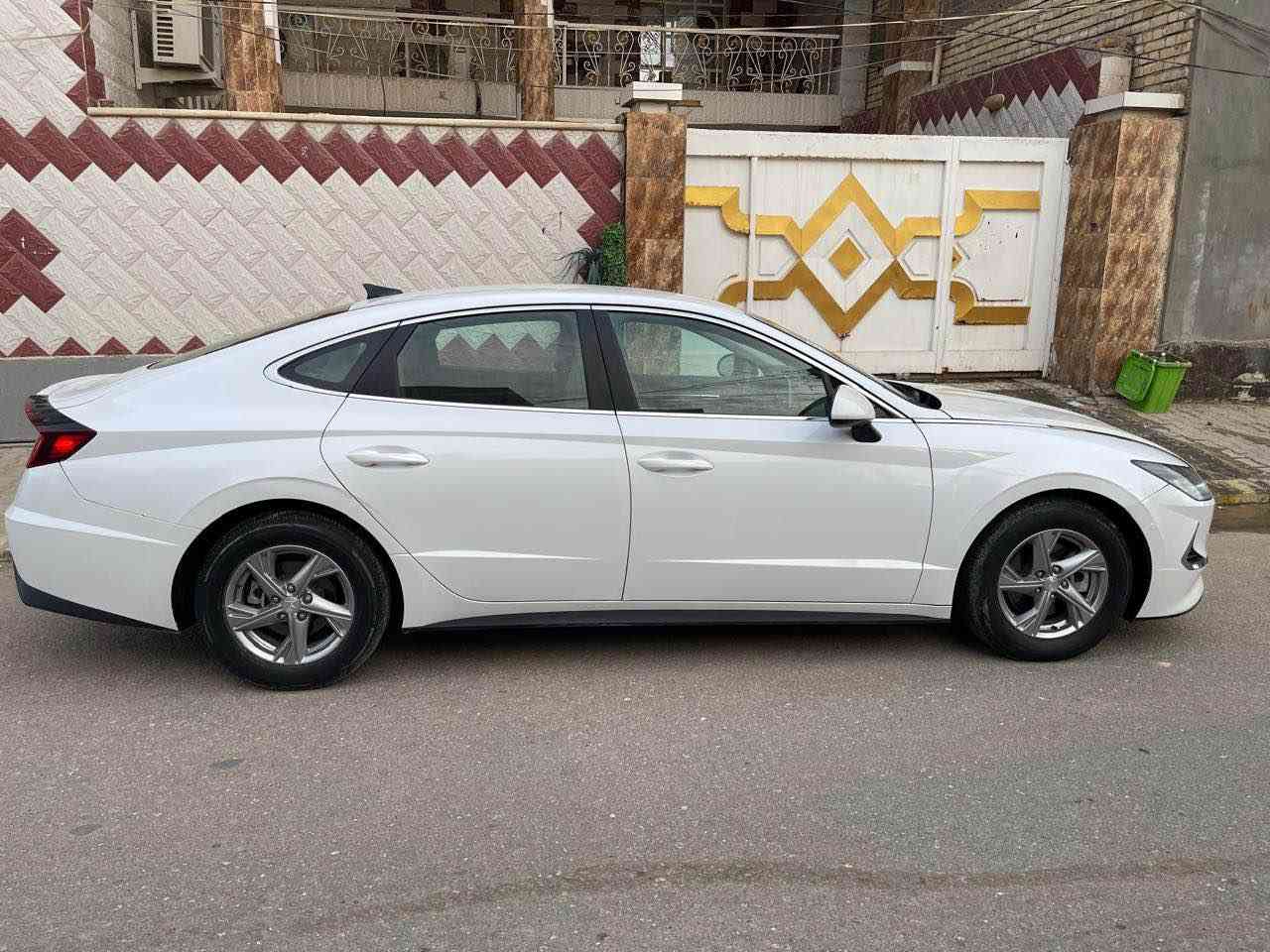 سلام عليكم 
للبيع سوناتا 2020 ماشيه 35الف فقط 
السعر  160 وبيها  مجال
مكينه المرغوب2500
رقم اربيل انكليزي هزه وسنويه جديده
مواصفاتها
كير دكم رادار تحديد مسار تنبيه خروج عن المسار هند بريك بصمة
 لايت عدسات و شاشة كامره دواره
وبعد هواي موصفات 
جاهزه سياره من كل شي
حادثه جاملغ وبنيد سطح بدون داخل شرط كافله من اي صربه داخليه 
مكانه نجف للاستفسار أكثر
 *********** النجف, العراق
