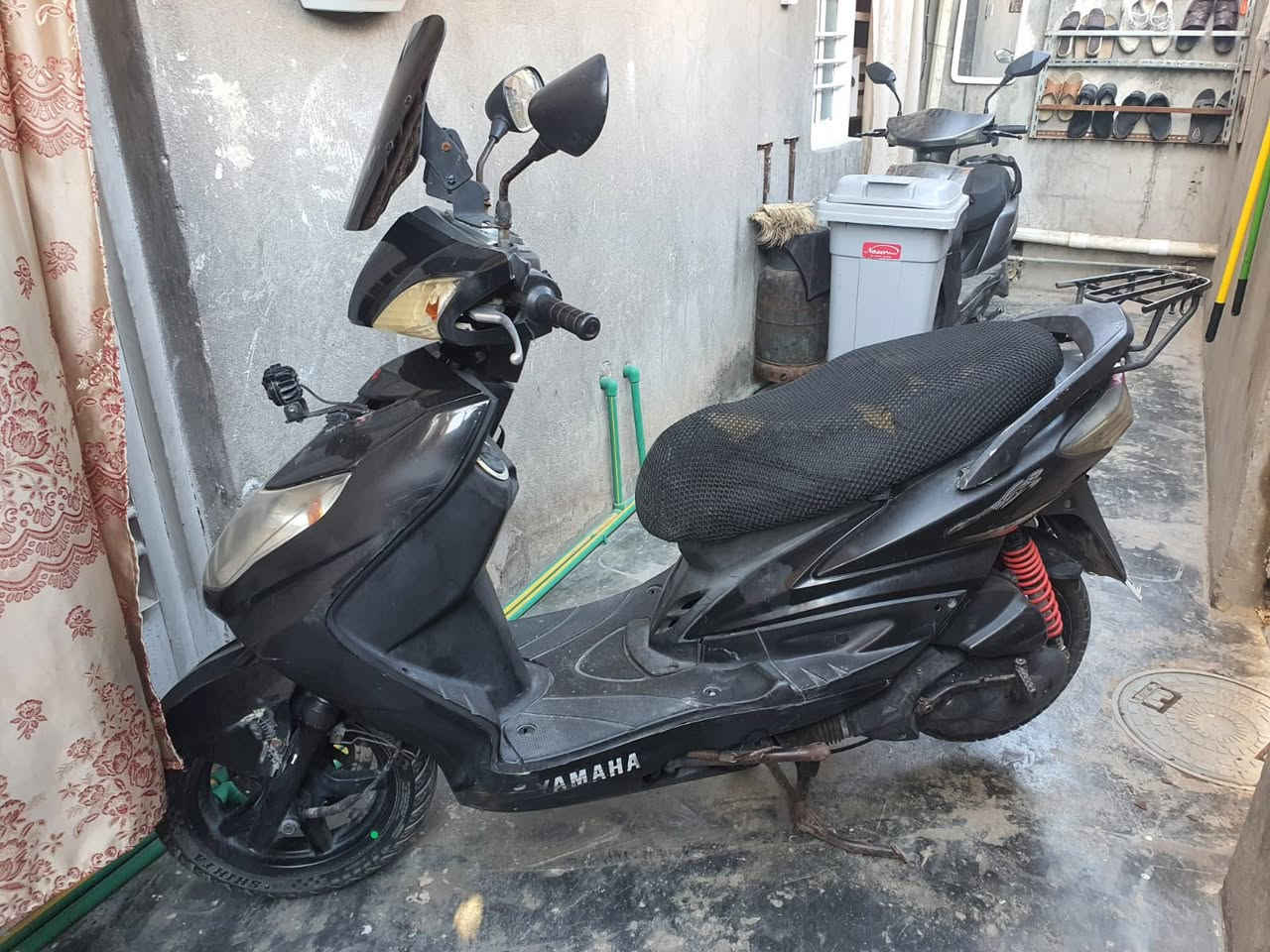 سلام عليكم سكنس فحل موديل 2011 كابريتر الدراجه تخبل مبيها اي نقص كهربائياتها كلها شغاله الدراجه بيها كلج خلفي مزود اصلي الدراجه مفتوحه ناعمه كلش كفراته نضيه السعر550 وبيها مجال 
الاعلام قريب تقاطع درويش 
رقم الهاتف ***********
