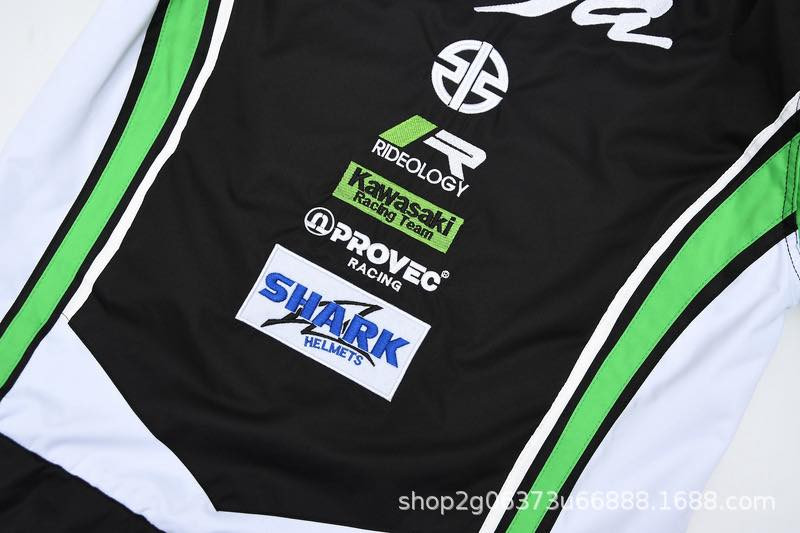 قماصل كاواساكي درع اخوان مو جماليه بيها درع 

سعر 65 قفل  

 قياس  (L)باقي فقط  

مكاني كركوك 
متوفر توصيل 
***********
