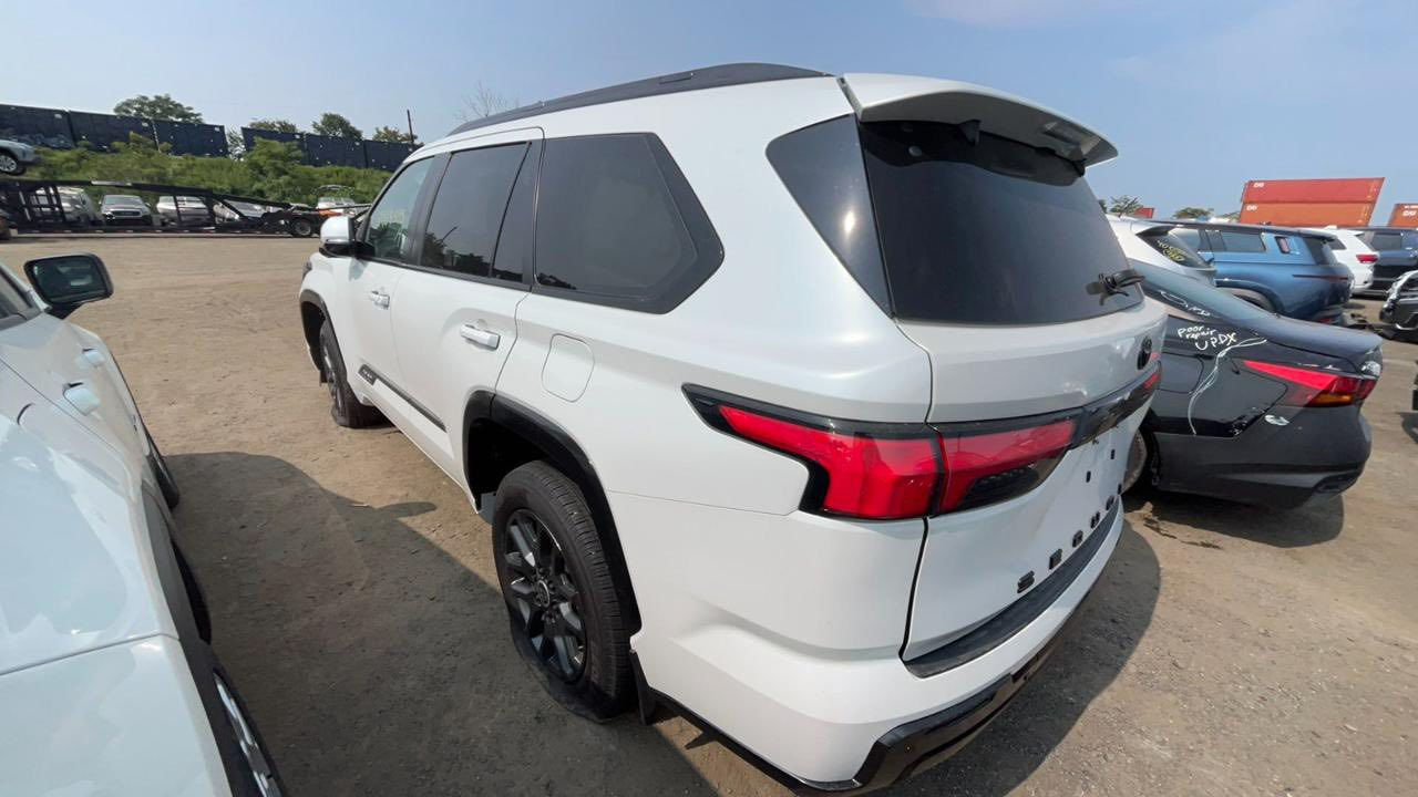 تويوتا سيكويا بلاتنيوم 2024
رقم بغداد بدون صبغ فقط تبديل دعامية امامية..
مغلفة PPF ضمان ١٢ سنة
بيها بارد إصبعين في الجاملخ الايسر والباقي مكفول والسونار موجود بيها
محرك لكزس ٣.٥ تووين تربو هايبرد
موصفات البلاتنيوم فول 
دوسات كهرباء 
كشنات  تبريد وتدفئة
٧ راكب وبردات 
ردارات محيطية
كاميرا ٣٦٠ 
توقف ذاتي 
صرف وقود ممتاز 
بصمتين
صور الحادث مرفقة
السعر ٦٥٠٠٠ دولار وبيها مجال 
السيارة بدون اي نقص صيانة شركة تويوتا ساز 
للتواصل ***********
